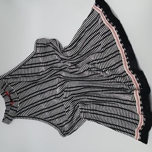 W5 | Black & White Fringe Tank